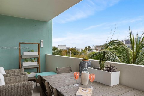 Condo in Miami Beach, Florida, 2 bedrooms  № 1840779 - photo 12