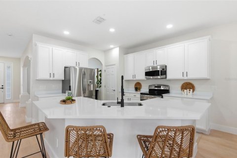 Villa ou maison à vendre à Orlando, Floride: 4 chambres, 240.43 m2 № 2142380 - photo 6