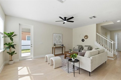 Villa ou maison à vendre à Orlando, Floride: 4 chambres, 240.43 m2 № 2142380 - photo 4
