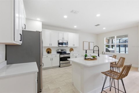 Villa ou maison à vendre à Orlando, Floride: 4 chambres, 240.43 m2 № 2142380 - photo 5