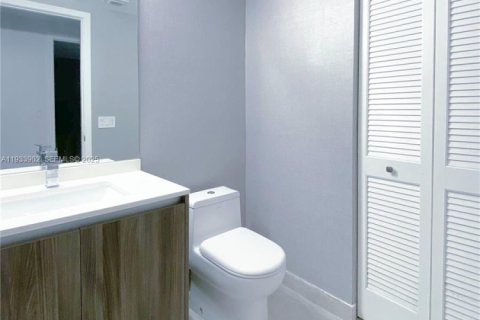 Снять в аренду кондоминиум в Майами, Флорида 3 спальни, 147.9м2, № 1992383 - фото 21