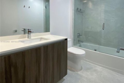 Снять в аренду кондоминиум в Майами, Флорида 3 спальни, 147.9м2, № 1992383 - фото 19