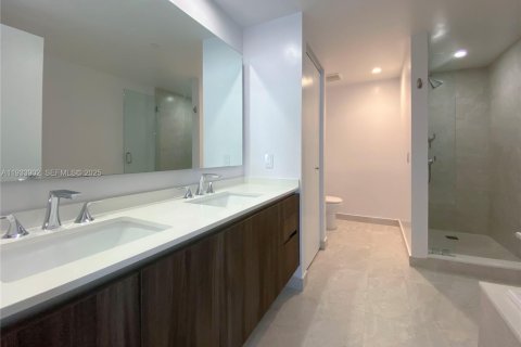 Снять в аренду кондоминиум в Майами, Флорида 3 спальни, 147.9м2, № 1992383 - фото 12