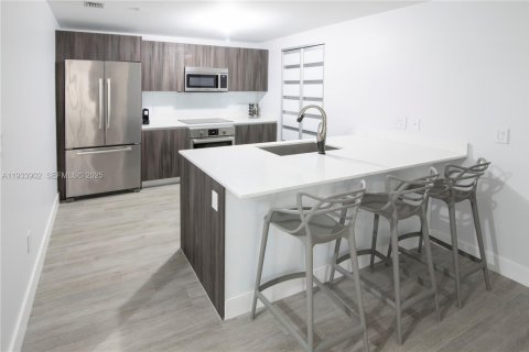 Снять в аренду кондоминиум в Майами, Флорида 3 спальни, 147.9м2, № 1992383 - фото 9