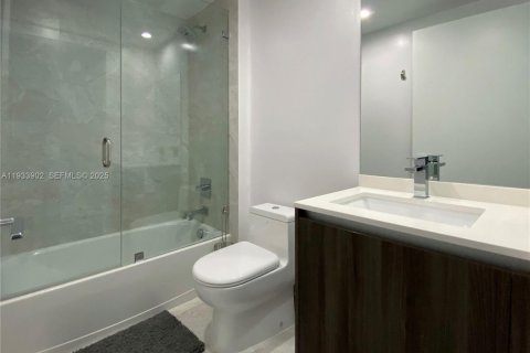 Снять в аренду кондоминиум в Майами, Флорида 3 спальни, 147.9м2, № 1992383 - фото 15