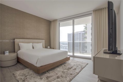 Снять в аренду кондоминиум в Майами, Флорида 3 спальни, 147.9м2, № 1992383 - фото 18