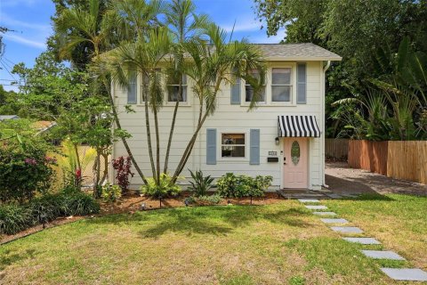 Villa ou maison à Saint Petersburg, Floride 2 chambres, 97.55 m2 № 2095234
