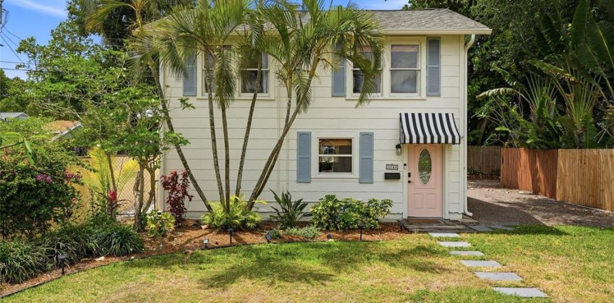 Villa ou maison à Saint Petersburg, Floride 2 chambres, 97.55 m2 № 2095234