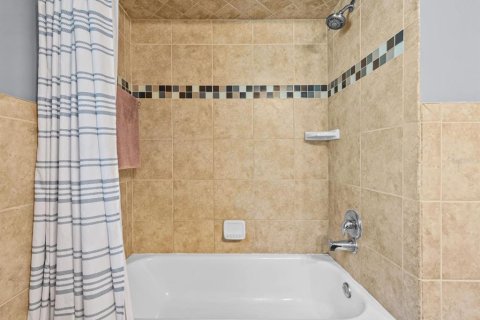 Купить виллу или дом в Клируотер, Флорида 9 комнат, 170.01м2, № 2427662 - фото 27