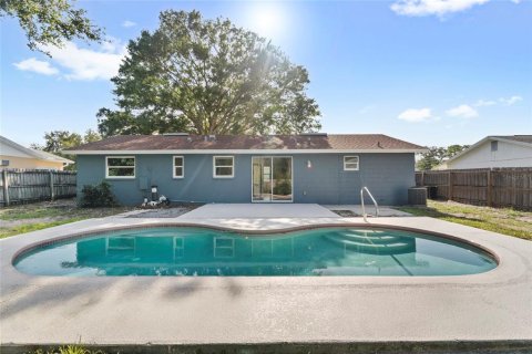 House in Tarpon Springs, Florida 3 bedrooms, 114.73 sq.m. № 1844591 - photo 25