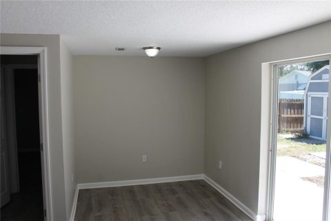 House in Tarpon Springs, Florida 3 bedrooms, 114.73 sq.m. № 1844591 - photo 5