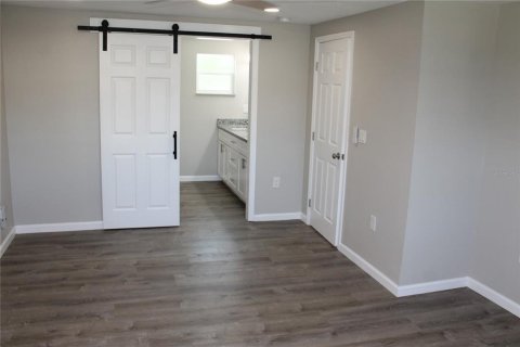 House in Tarpon Springs, Florida 3 bedrooms, 114.73 sq.m. № 1844591 - photo 7