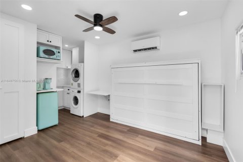 House in Miami, Florida 3 bedrooms, 91.42 sq.m. № 1850450 - photo 18