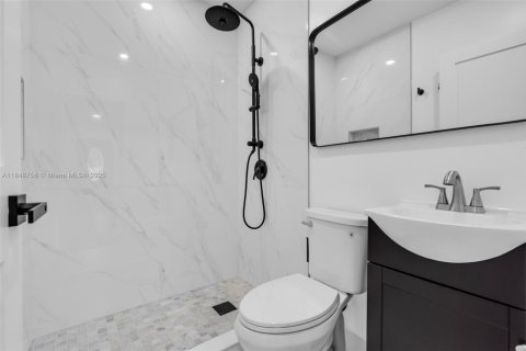 House in Miami, Florida 3 bedrooms, 91.42 sq.m. № 1850450 - photo 15
