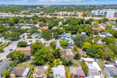House in Miami, Florida 3 bedrooms, 91.42 sq.m. № 1850450 - photo 29