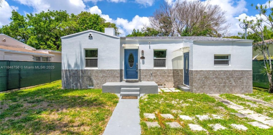 House in Miami, Florida 3 bedrooms, 91.42 sq.m. № 1850450