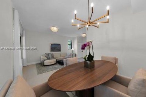 Купить таунхаус в Майами-Лейкс, Флорида 3 спальни, 119.66м2, № 2025340 - фото 14