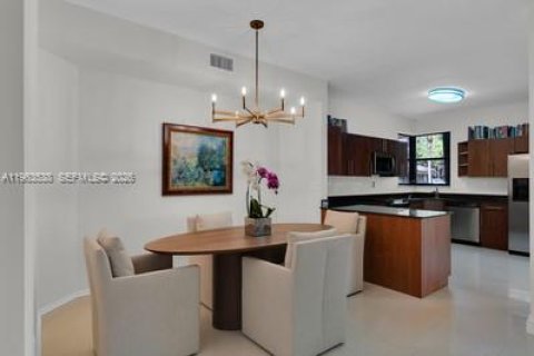 Купить таунхаус в Майами-Лейкс, Флорида 3 спальни, 119.66м2, № 2025340 - фото 12