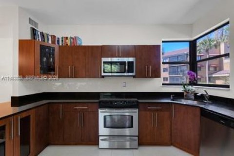 Купить таунхаус в Майами-Лейкс, Флорида 3 спальни, 119.66м2, № 2025340 - фото 17