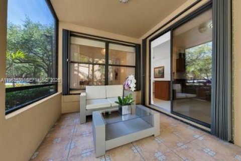 Купить таунхаус в Майами-Лейкс, Флорида 3 спальни, 119.66м2, № 2025340 - фото 25