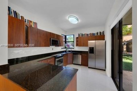 Купить таунхаус в Майами-Лейкс, Флорида 3 спальни, 119.66м2, № 2025340 - фото 21