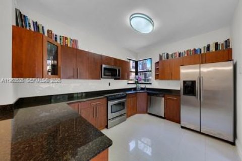 Купить таунхаус в Майами-Лейкс, Флорида 3 спальни, 119.66м2, № 2025340 - фото 16