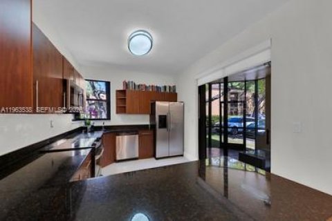 Купить таунхаус в Майами-Лейкс, Флорида 3 спальни, 119.66м2, № 2025340 - фото 20