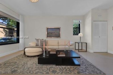 Купить таунхаус в Майами-Лейкс, Флорида 3 спальни, 119.66м2, № 2025340 - фото 6