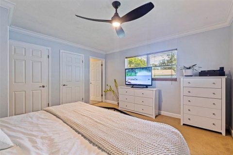 House in Saint Petersburg, Florida 3 bedrooms, 154.4 sq.m. № 1852767 - photo 22