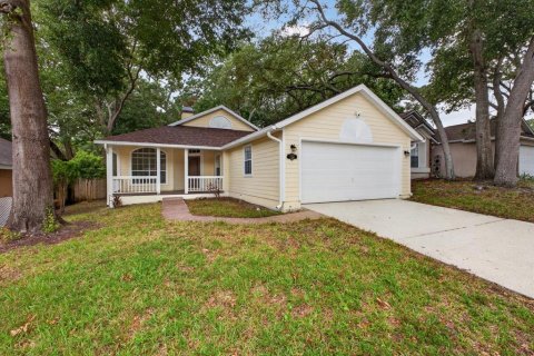 House in Apopka, Florida 3 bedrooms, 126.63 sq.m. № 2157351