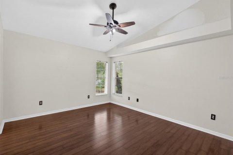 House in Apopka, Florida 3 bedrooms, 126.63 sq.m. № 2157351 - photo 14