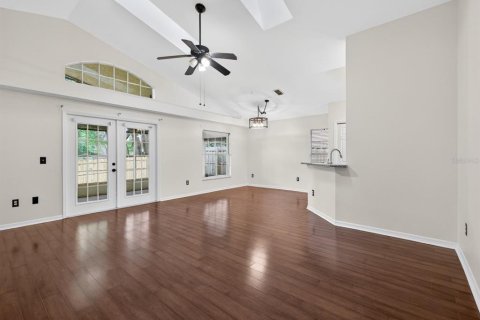 House in Apopka, Florida 3 bedrooms, 126.63 sq.m. № 2157351 - photo 7