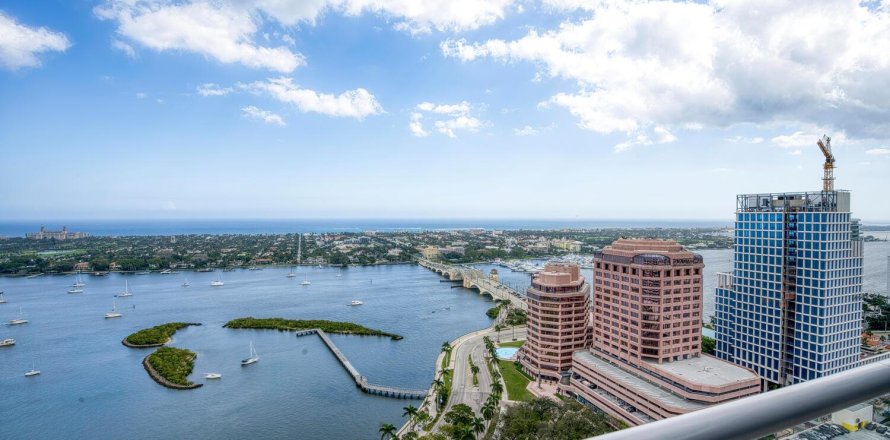 Condominio en West Palm Beach, Florida, 3 dormitorios № 994053