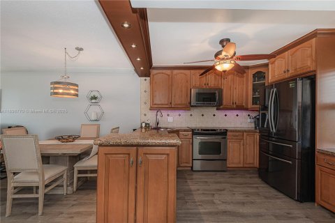 Condominio en venta en Hollywood, Florida, 2 dormitorios, 92.16 m2 № 1948392 - foto 8