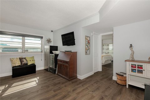 Condominio en venta en Hollywood, Florida, 2 dormitorios, 92.16 m2 № 1948392 - foto 24