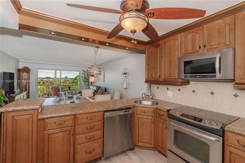 Condominio en venta en Hollywood, Florida, 2 dormitorios, 92.16 m2 № 1948392 - foto 3