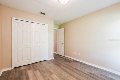 Villa ou maison à louer à Minneola, Floride: 3 chambres, 141.03 m2 № 2100054 - photo 13