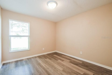 Villa ou maison à louer à Minneola, Floride: 3 chambres, 141.03 m2 № 2100054 - photo 14