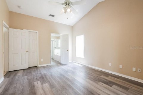 Villa ou maison à louer à Minneola, Floride: 3 chambres, 141.03 m2 № 2100054 - photo 10