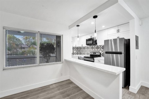 Studio in the Condo in Hollywood, Florida  № 2171513 - photo 17