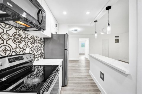 Studio in the Condo in Hollywood, Florida № 2171513