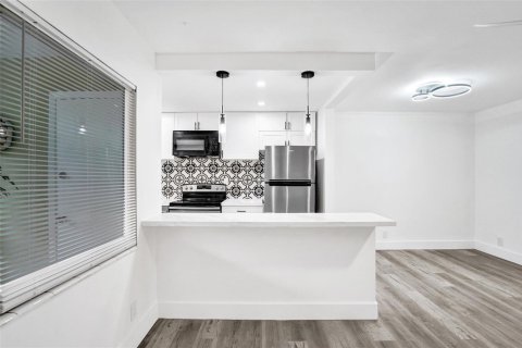 Studio in the Condo in Hollywood, Florida  № 2171513 - photo 18