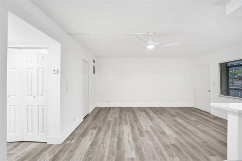 Studio in the Condo in Hollywood, Florida  № 2171513 - photo 16