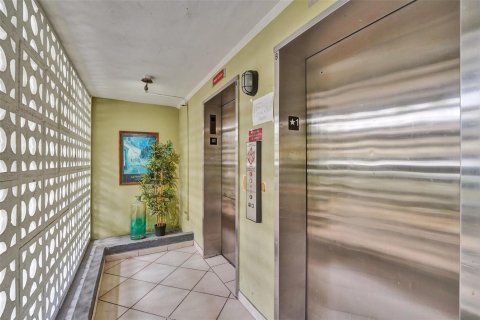 Studio in the Condo in Hollywood, Florida  № 2171513 - photo 4