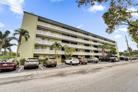 Studio in the Condo in Hollywood, Florida  № 2171513 - photo 2