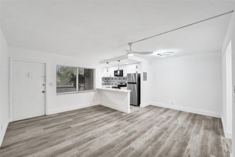 Studio in the Condo in Hollywood, Florida  № 2171513 - photo 12