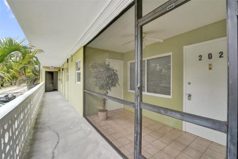 Studio in the Condo in Hollywood, Florida  № 2171513 - photo 5
