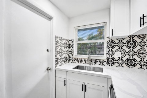 Studio in the Condo in Hollywood, Florida  № 2171513 - photo 23