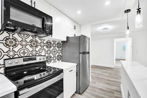 Studio in the Condo in Hollywood, Florida  № 2171513 - photo 24