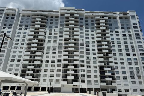 Condo in Aventura, Florida, 1 bedroom № 2091335 - photo 18